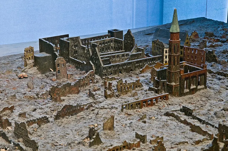 Modell der Frankfurter Altstadt nach den Zerstörungen des 2. Weltkriegs